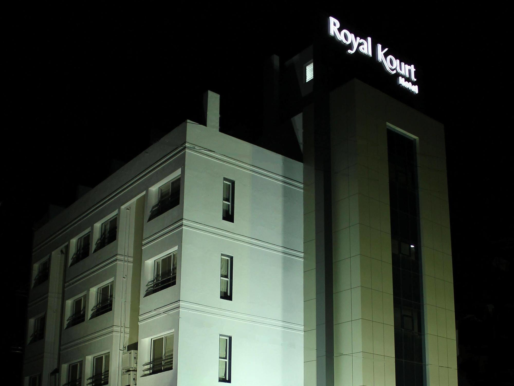 Treebo Trend Royal Kourt Aurangabad Hotel Exterior photo